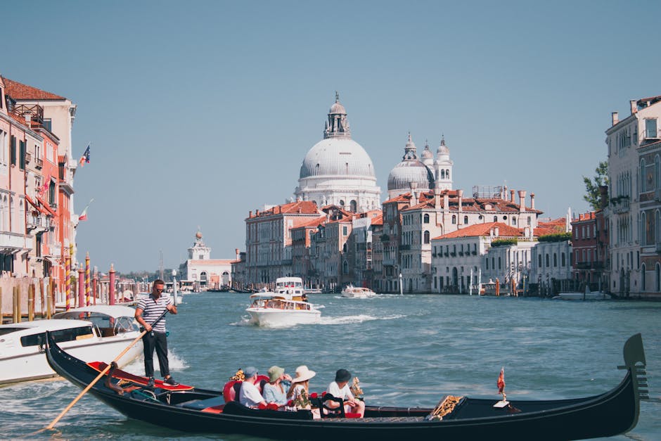 Venice gondola tour