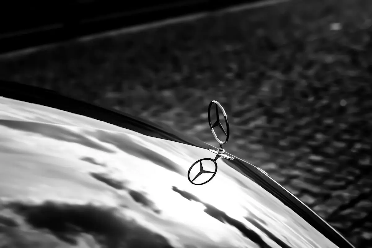 Mercedes-benz Emblem