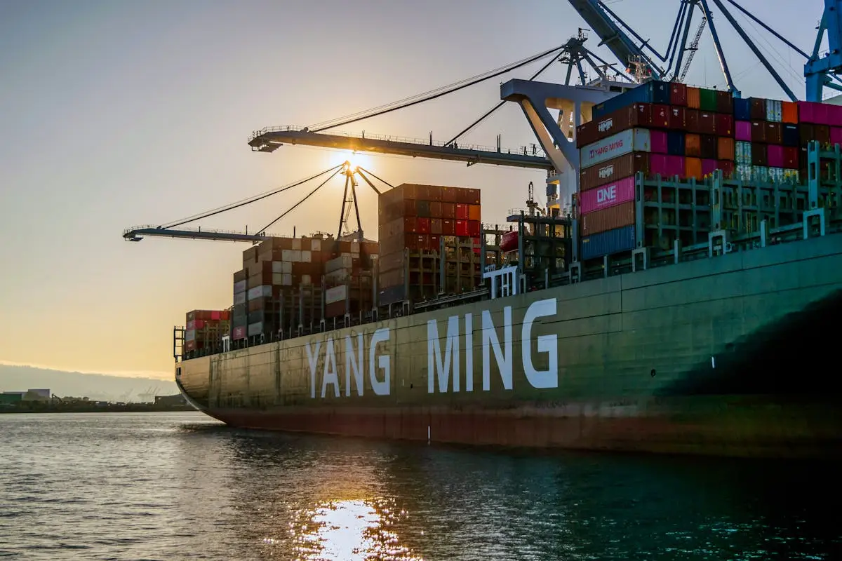 A large container ship with the words ying ming on it